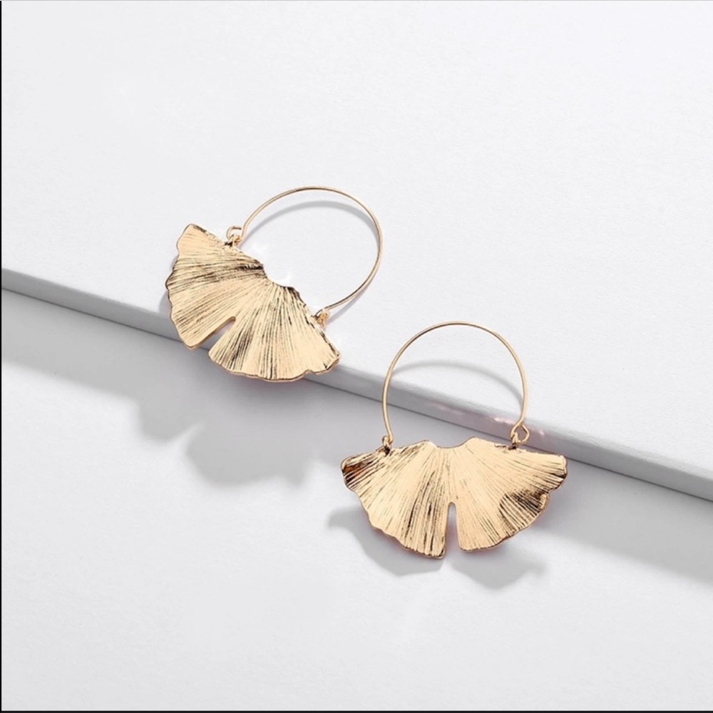 HP!! Anthro gold ginkgo hoop earrings
